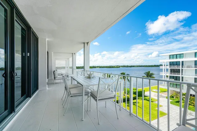 $2,250,000 | 2784 South Ocean Boulevard, Unit 403S, Palm Beach, FL 33480