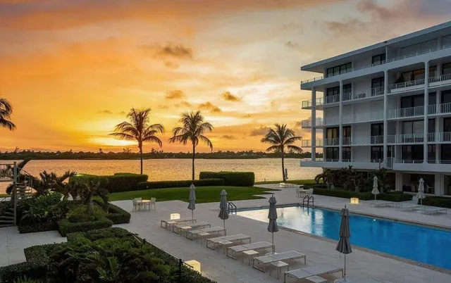 $2,250,000 | 2784 South Ocean Boulevard, Unit 403S, Palm Beach, FL 33480
