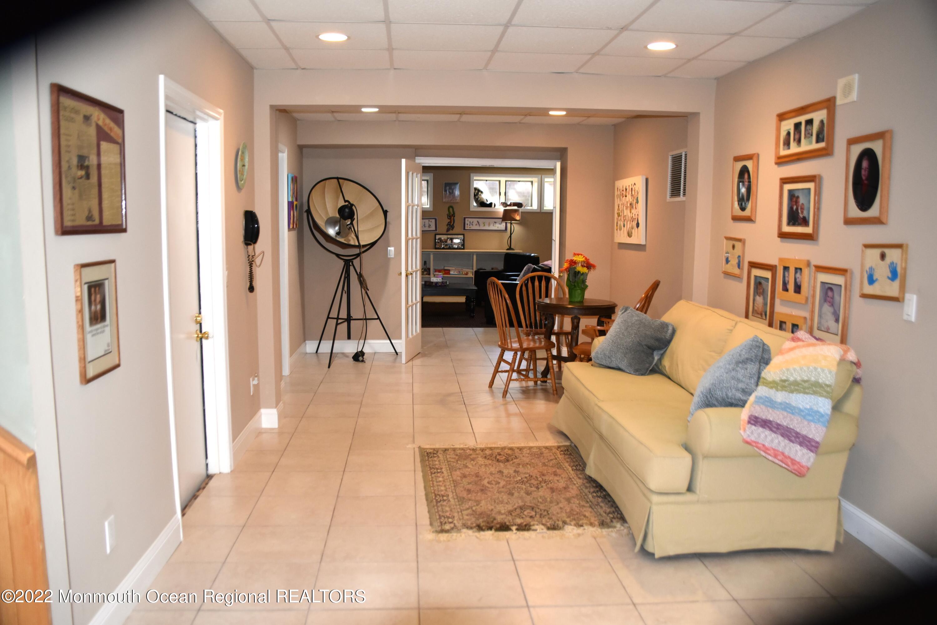 309 Lincoln Avenue, Unit WEEKLY Point Pleasant Beach, NJ 08742 - Photo 33 of 36 063