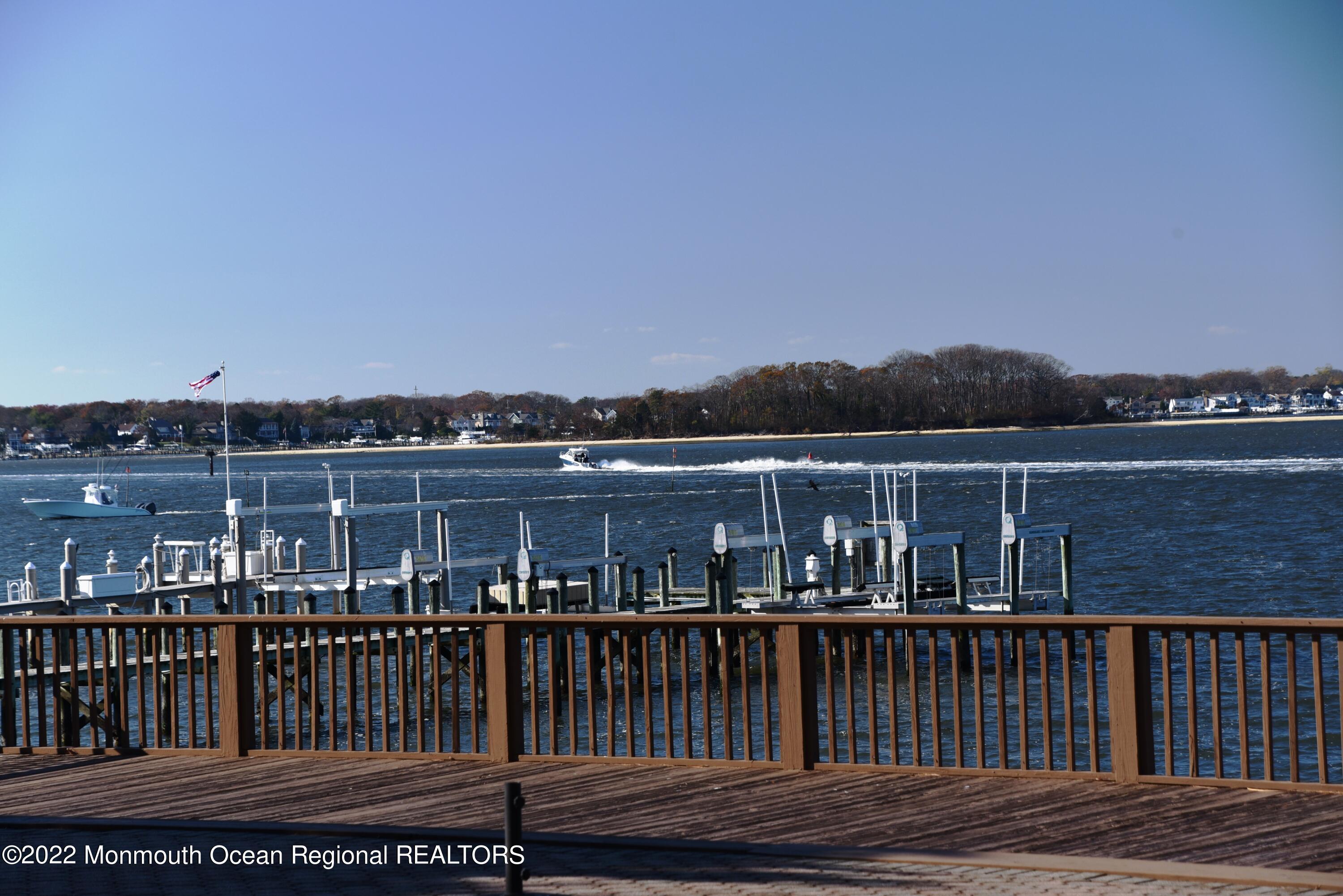 309 Lincoln Avenue, Unit WEEKLY Point Pleasant Beach, NJ 08742 - Photo 4 of 36 090