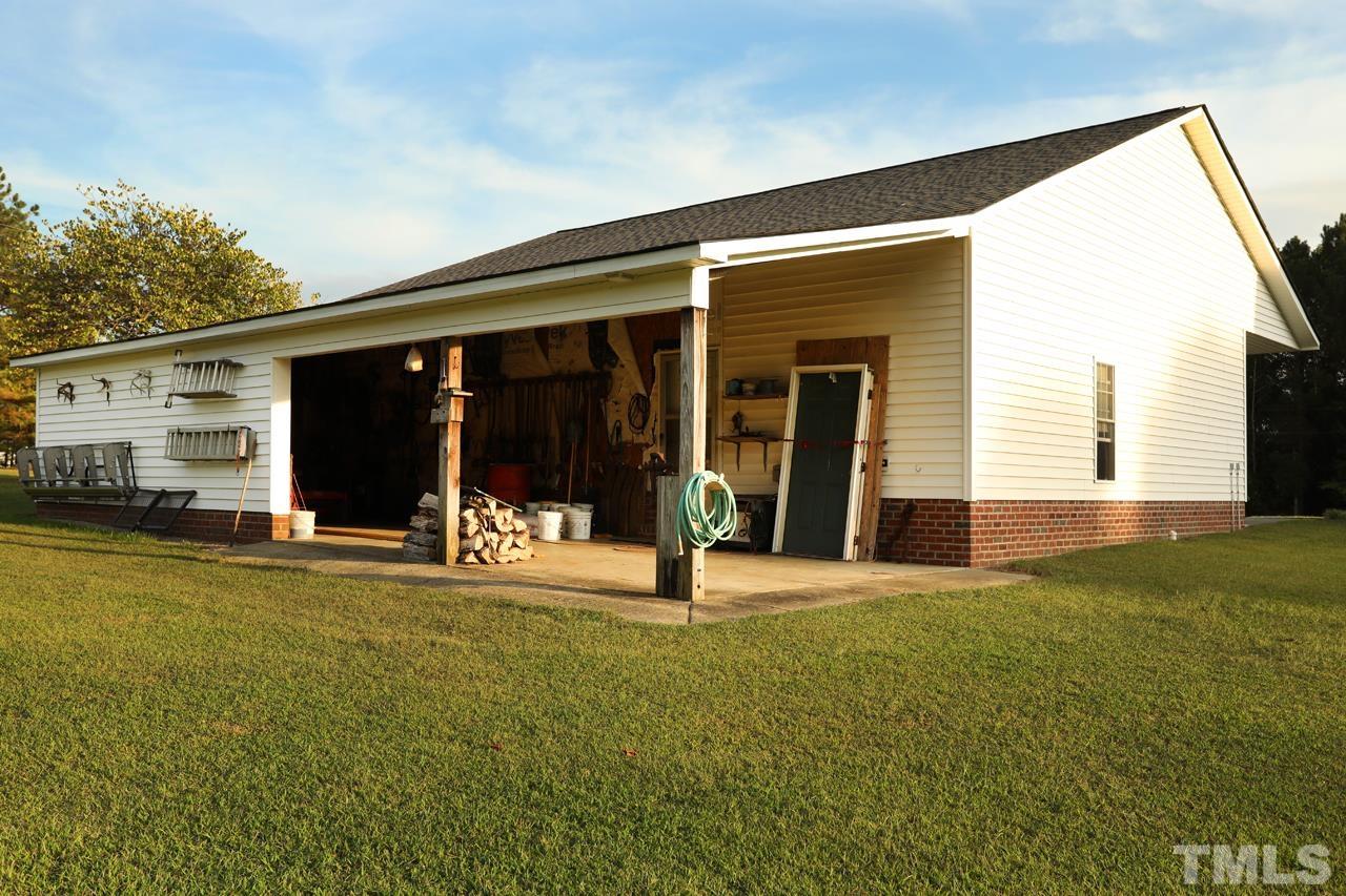 646 Stephenson Road Benson, NC 27504 - Photo 7 of 28 Gallery Image 7