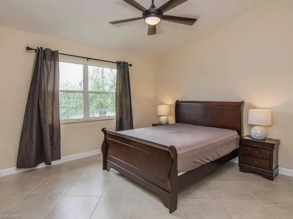 $2,300 | 6610 Huntington Lakes Circle, Unit 201, Naples, FL 34119