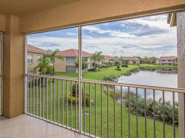 $2,300 | 6610 Huntington Lakes Circle, Unit 201, Naples, FL 34119