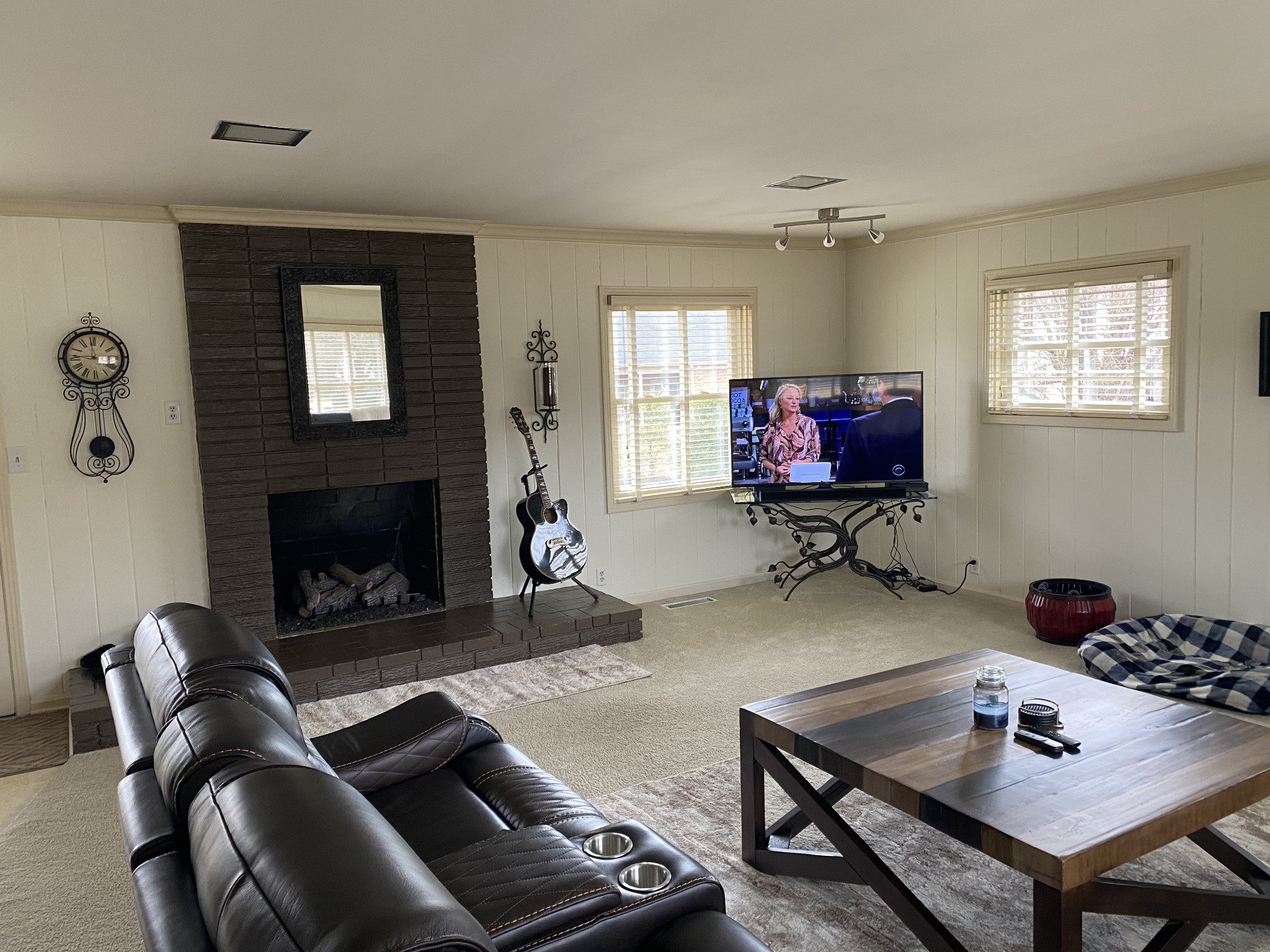 6046 Cargile Road Nashville, TN 37205 - Photo 12 of 24 a living room with furniture and a fireplace