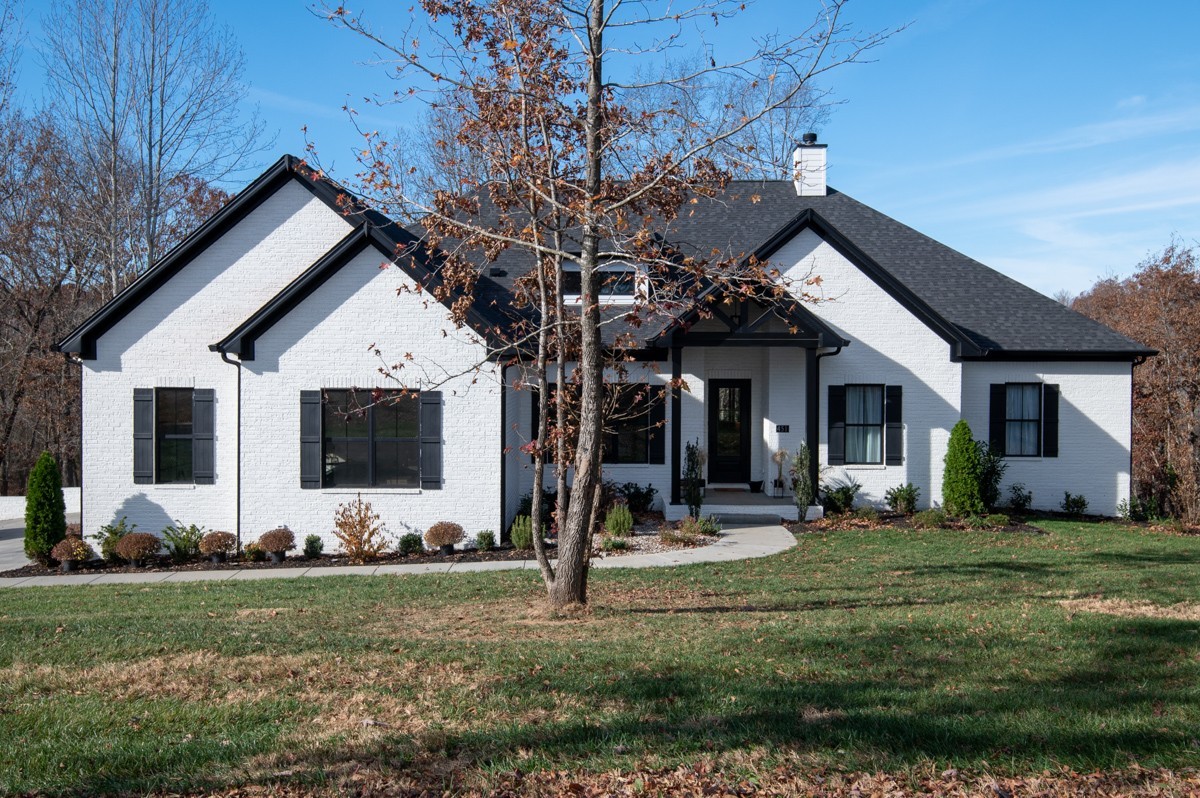 451 Keytown Road Portland, TN 37148 - Photo 3 of 70 a front view of a house with a yard