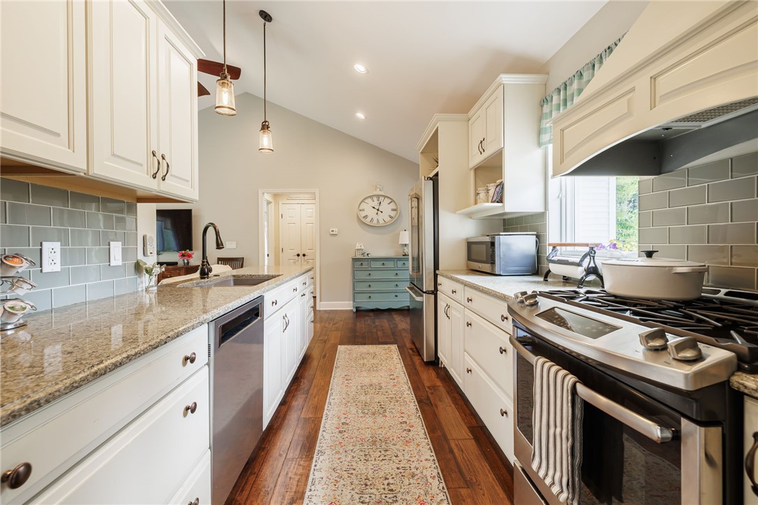 6126 Rossier Road Canandaigua Town, NY 14424 - Photo 27 of 49 In-law kitchen