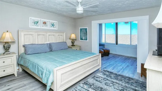 $6,500 | 1255 East Peppertree Drive, Unit 305, Sarasota, FL 34242