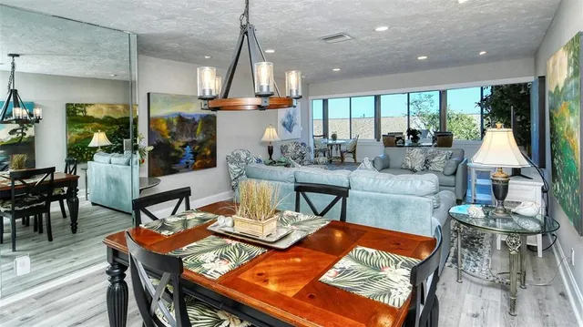 $6,500 | 1255 East Peppertree Drive, Unit 305, Sarasota, FL 34242