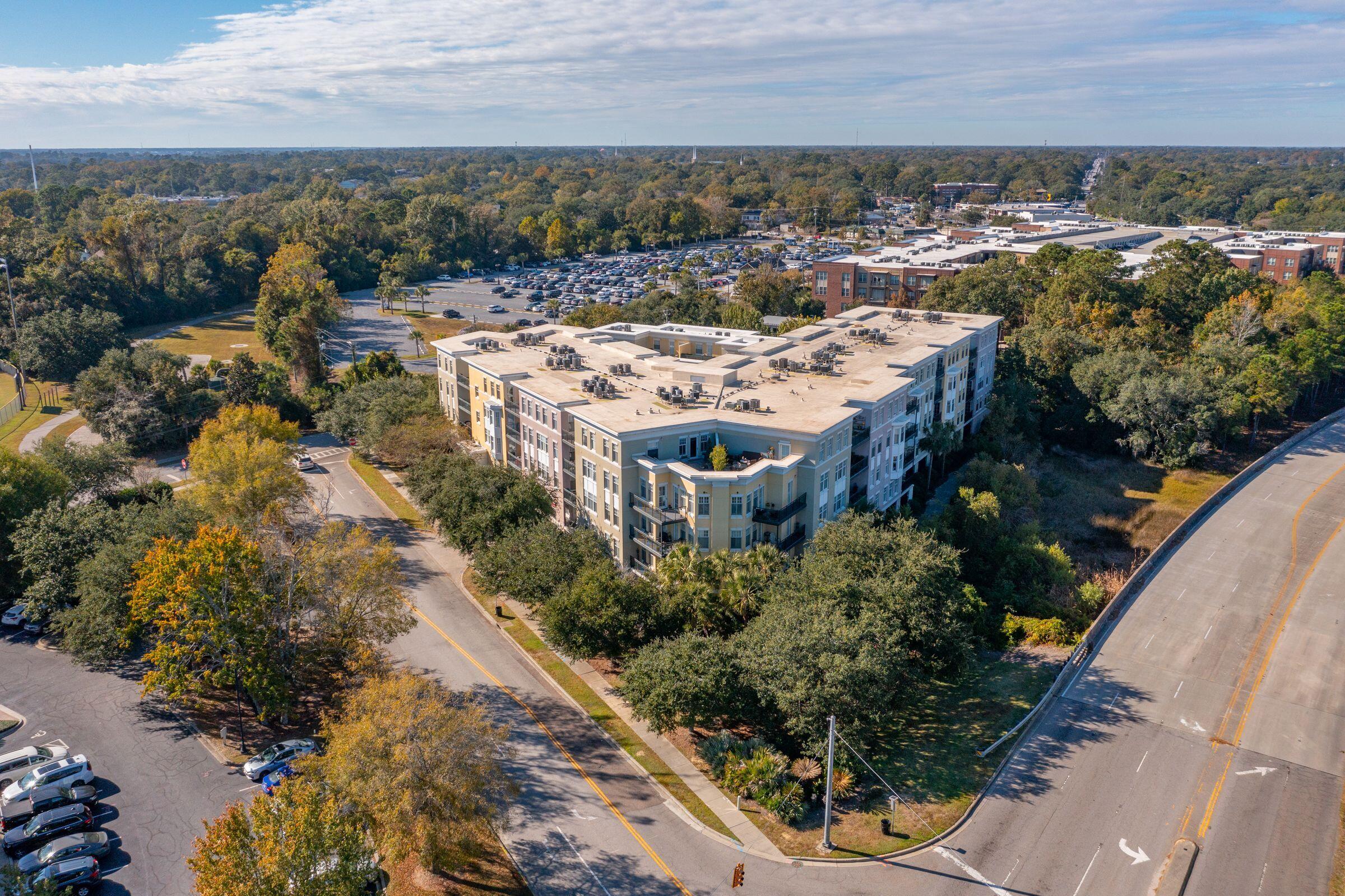 498 Albemarle Road, Unit 211 Charleston, SC 29407 - Photo 45 of 48 498AlbemarleRd-KeenEyeMarketing-044