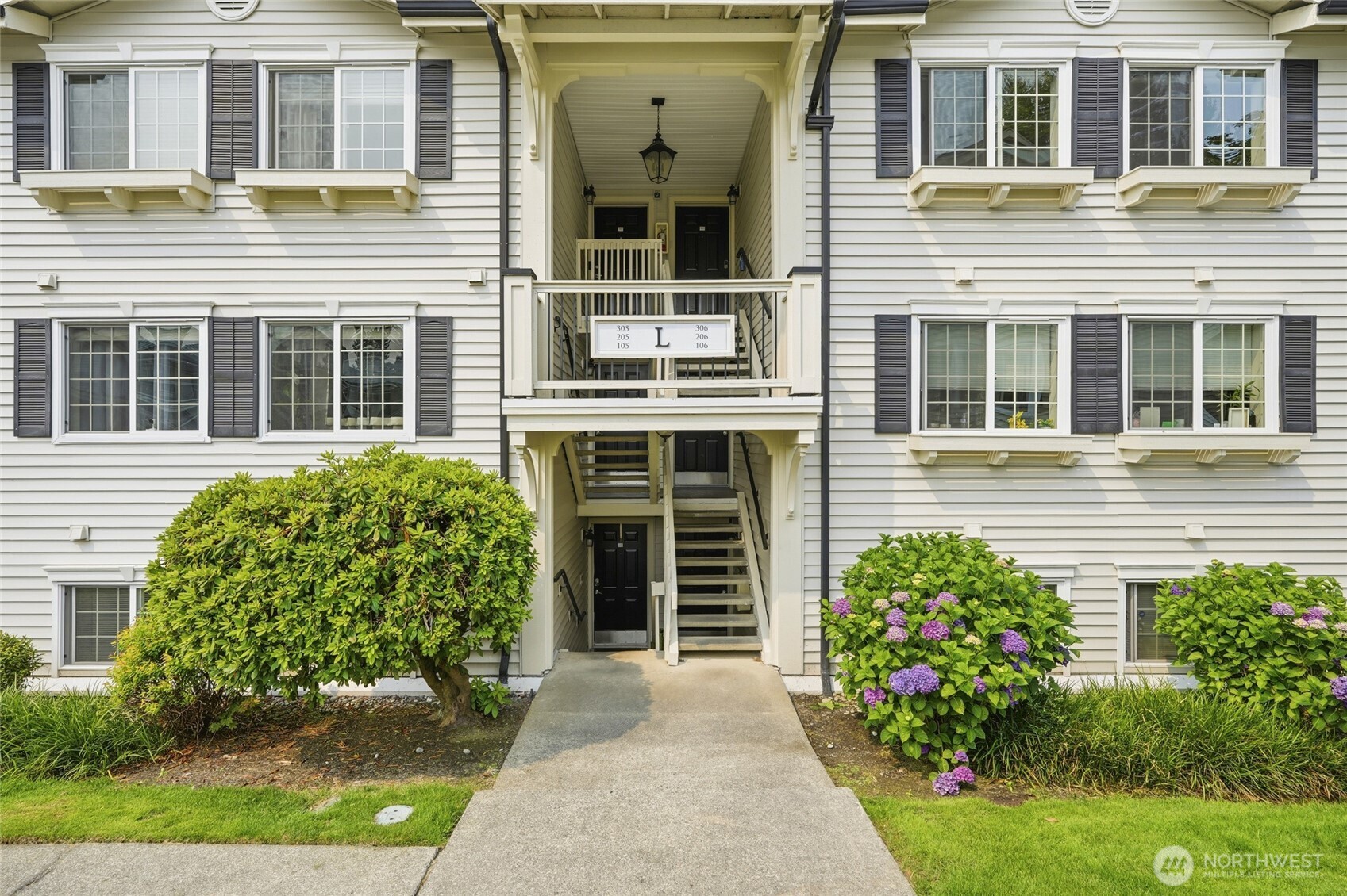 12404 East Gibson Road, Unit L306 Everett, WA 98204 - Photo 3 of 37 Gallery Image 3