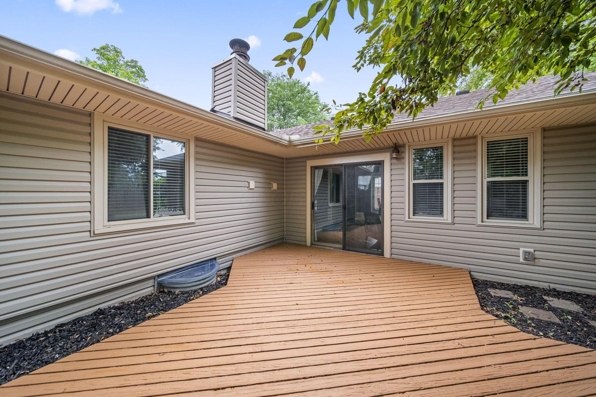 184 East Schrock Road Westerville, OH 43081 - Photo 45 of 61 Deck off family room