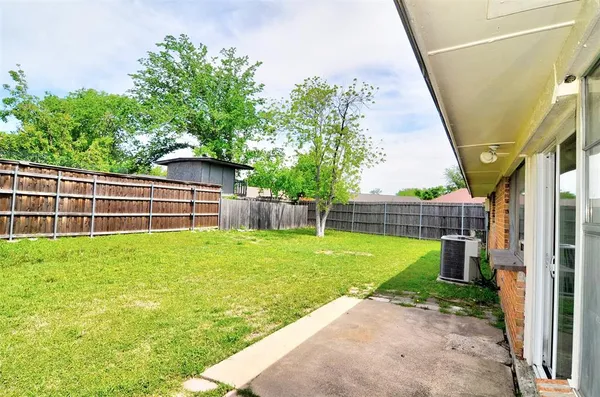 $2,150 | 2017 Shenandoah Drive, Carrollton, TX 75007