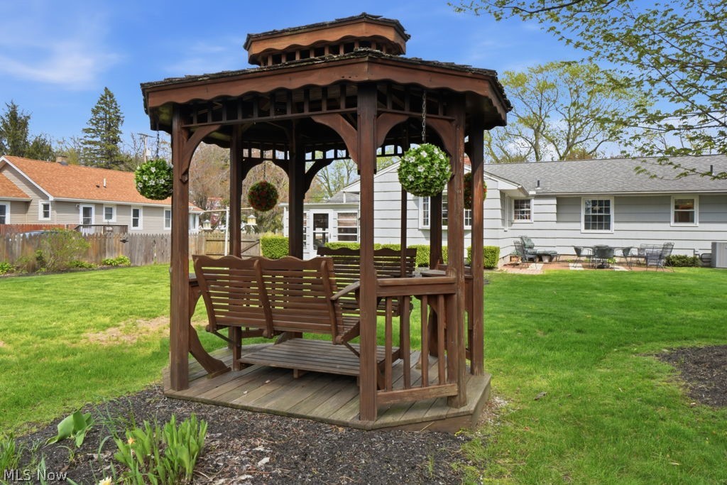 3211 Ridgewood Avenue Ashtabula, OH 44004 - Photo 34 of 37 gazebo