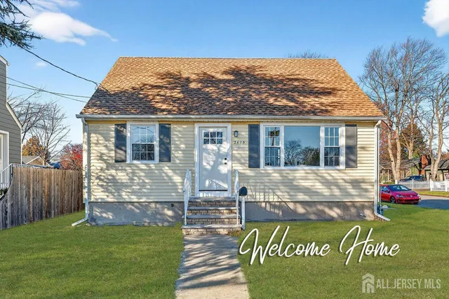 a front view of house with yard