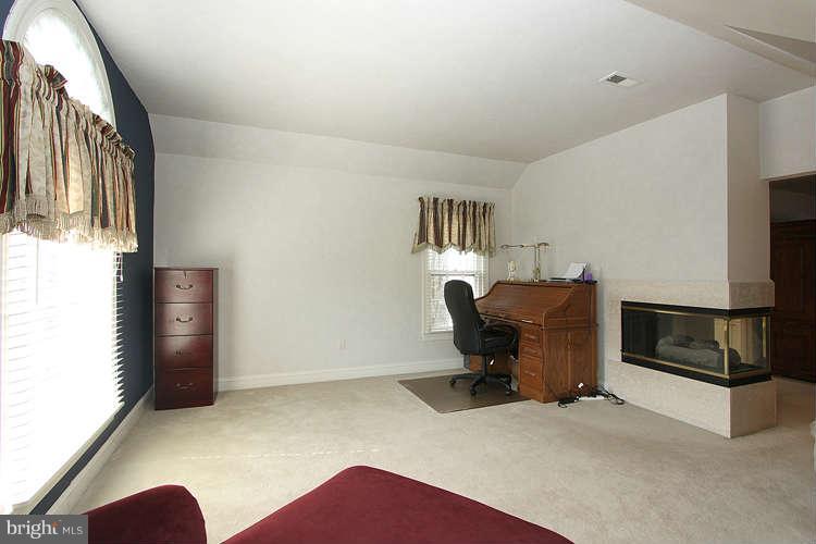 1136 Round Pebble Lane Reston, VA 20194 - Photo 22 of 30 Bedroom (Master)