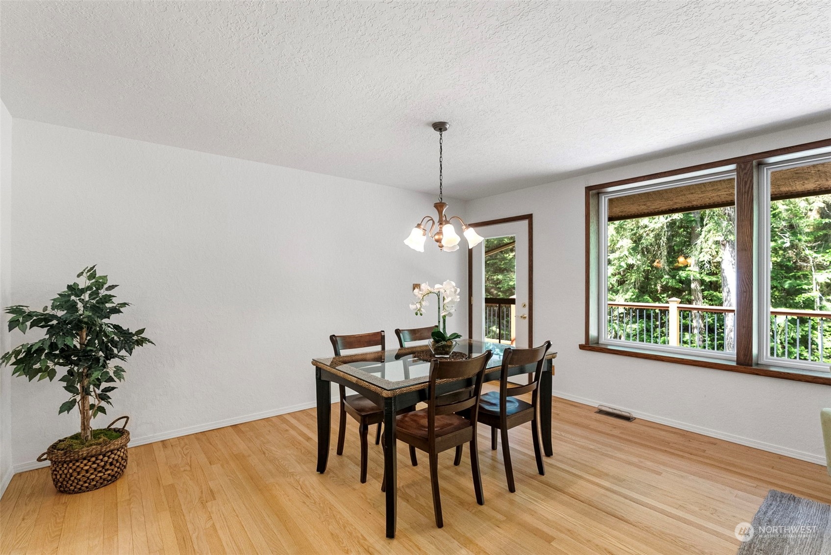 6949 Southeast Overaa Road Port Orchard, WA 98367 - Photo 11 of 40 Gallery Image 11