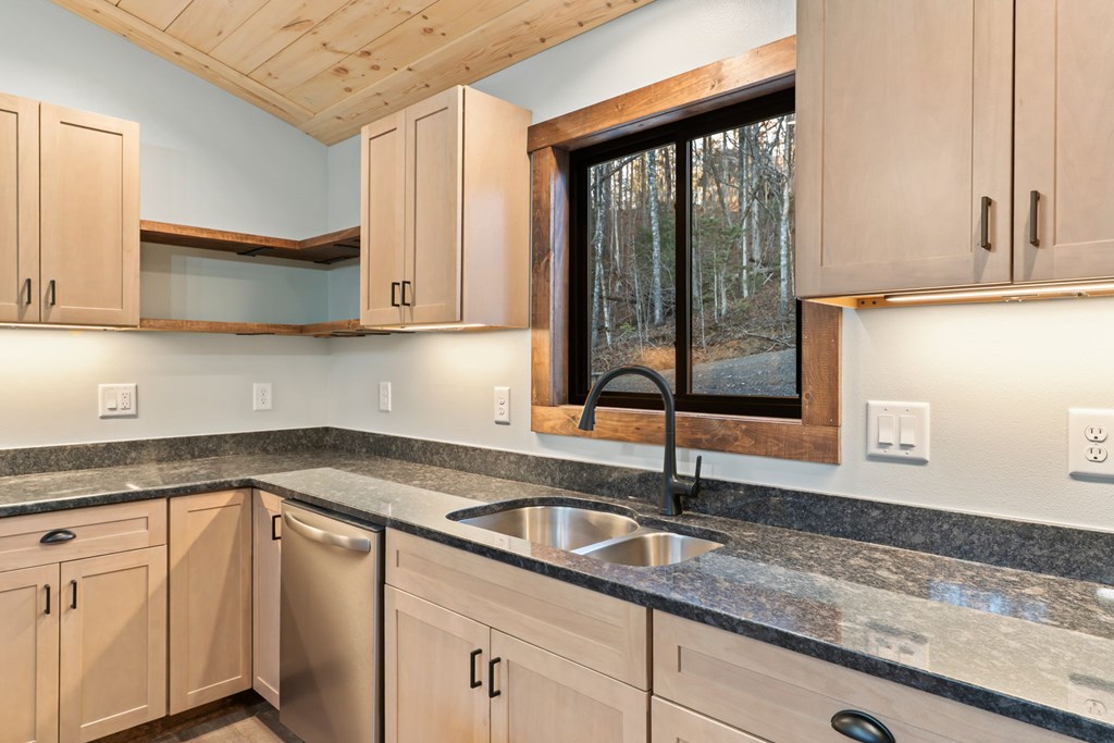 307 Ross Road Mineral Bluff, GA 30559 - Photo 14 of 55