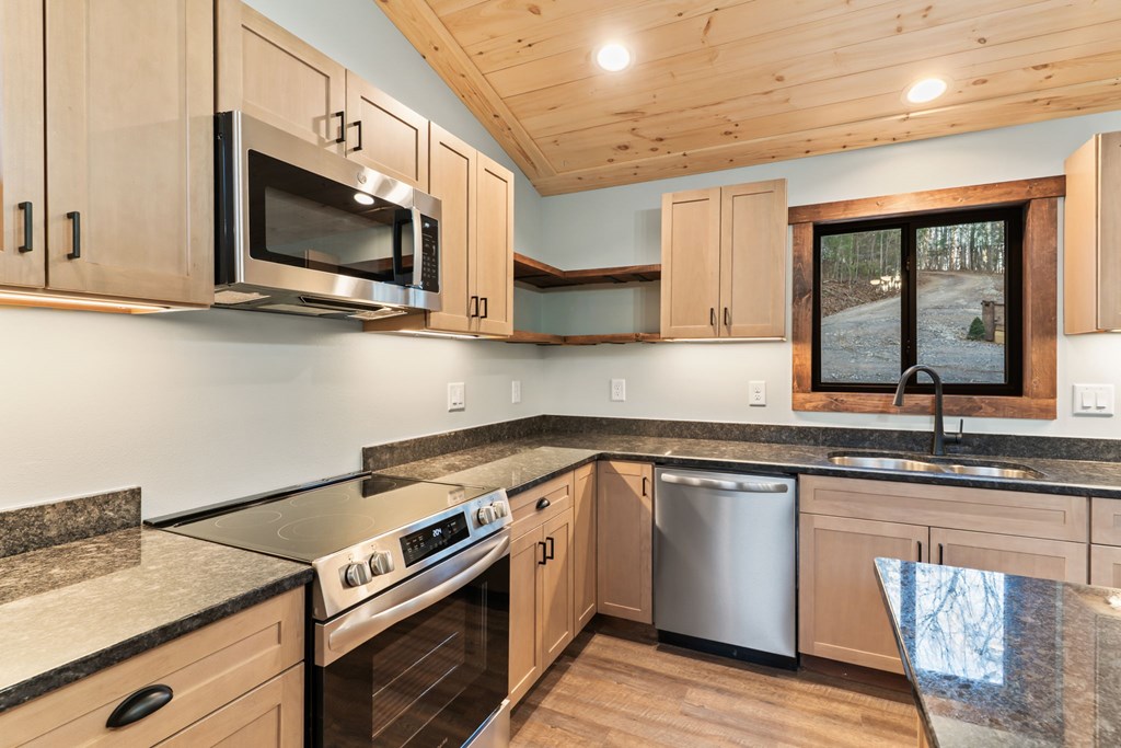 307 Ross Road Mineral Bluff, GA 30559 - Photo 17 of 55