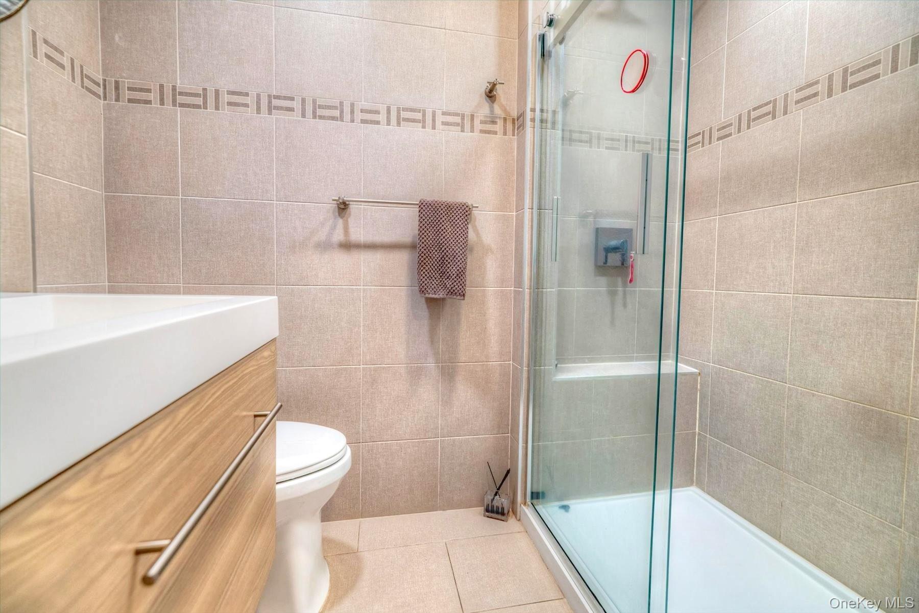 34 Reyam Road Lynbrook, NY 11563 - Photo 15 of 31 Gallery Image 15