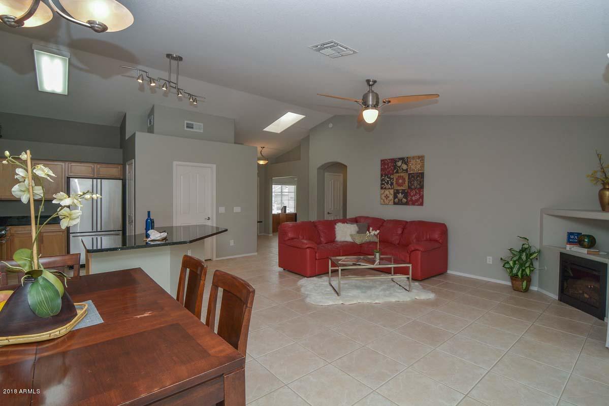 6418 West Briles Road Phoenix, AZ 85083 - Photo 11 of 36 Breakfast Room-Great Room