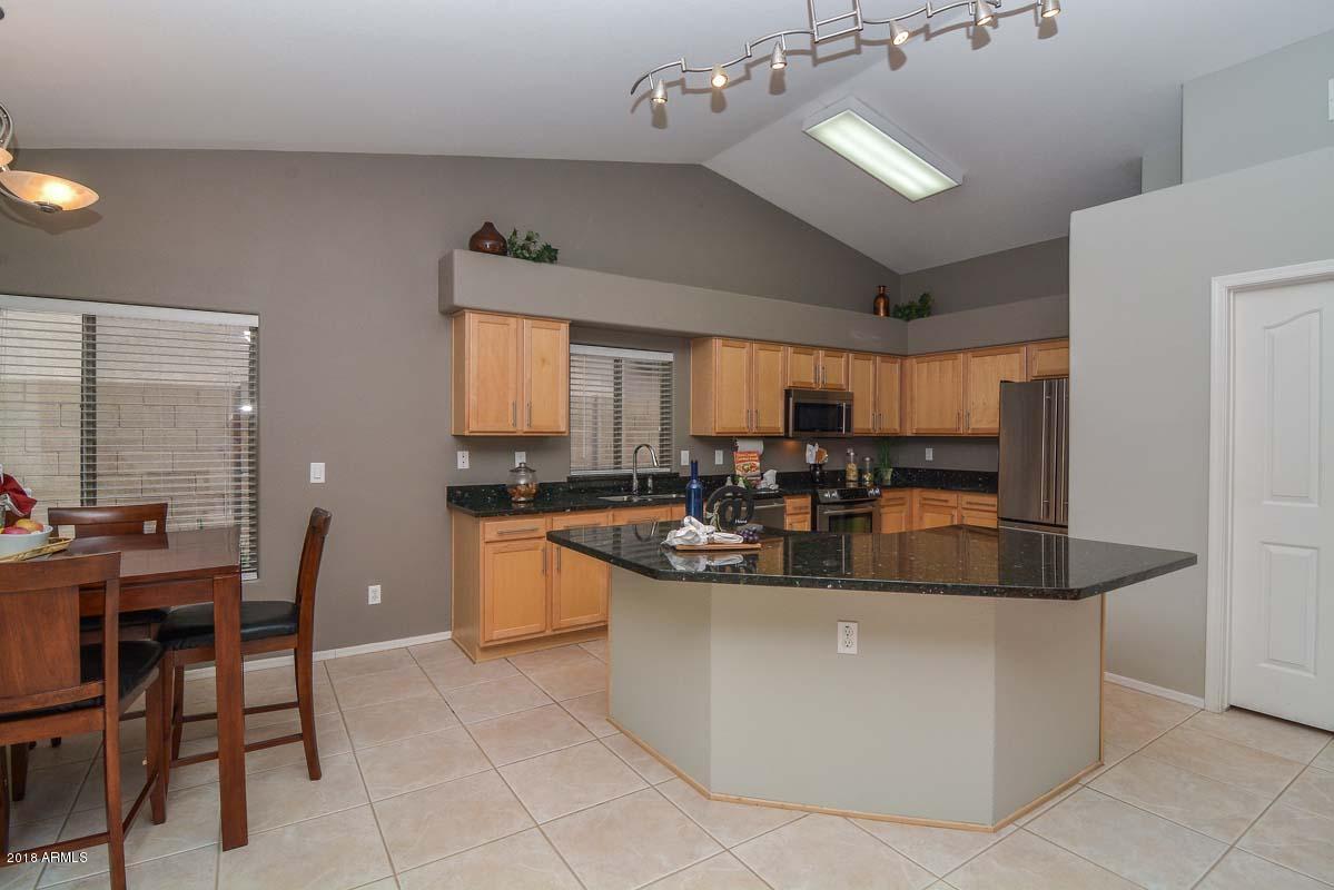 6418 West Briles Road Phoenix, AZ 85083 - Photo 7 of 36 Kitchen