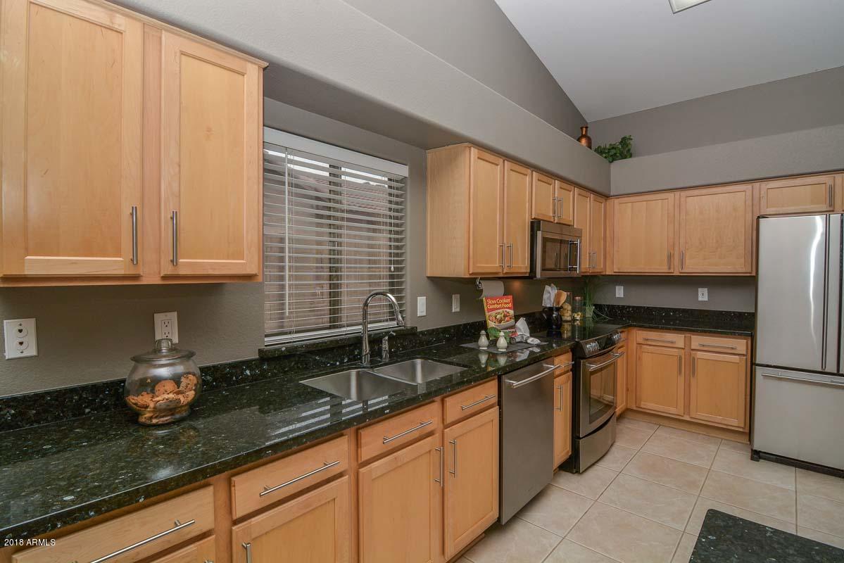 6418 West Briles Road Phoenix, AZ 85083 - Photo 8 of 36 Kitchen3