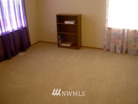 3188 Sheaser Way DuPont, WA 98327 - Photo 12 of 17 Gallery Image 12