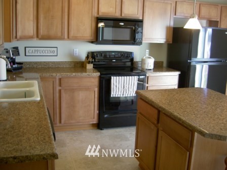 3188 Sheaser Way DuPont, WA 98327 - Photo 6 of 17 Gallery Image 6