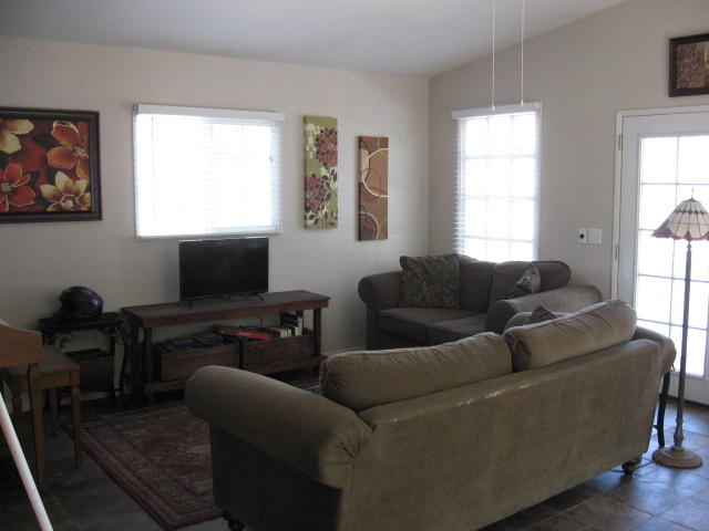 40731 Ferndale Drive Three Rivers, CA 93271 - Photo 3 of 14 Living Room