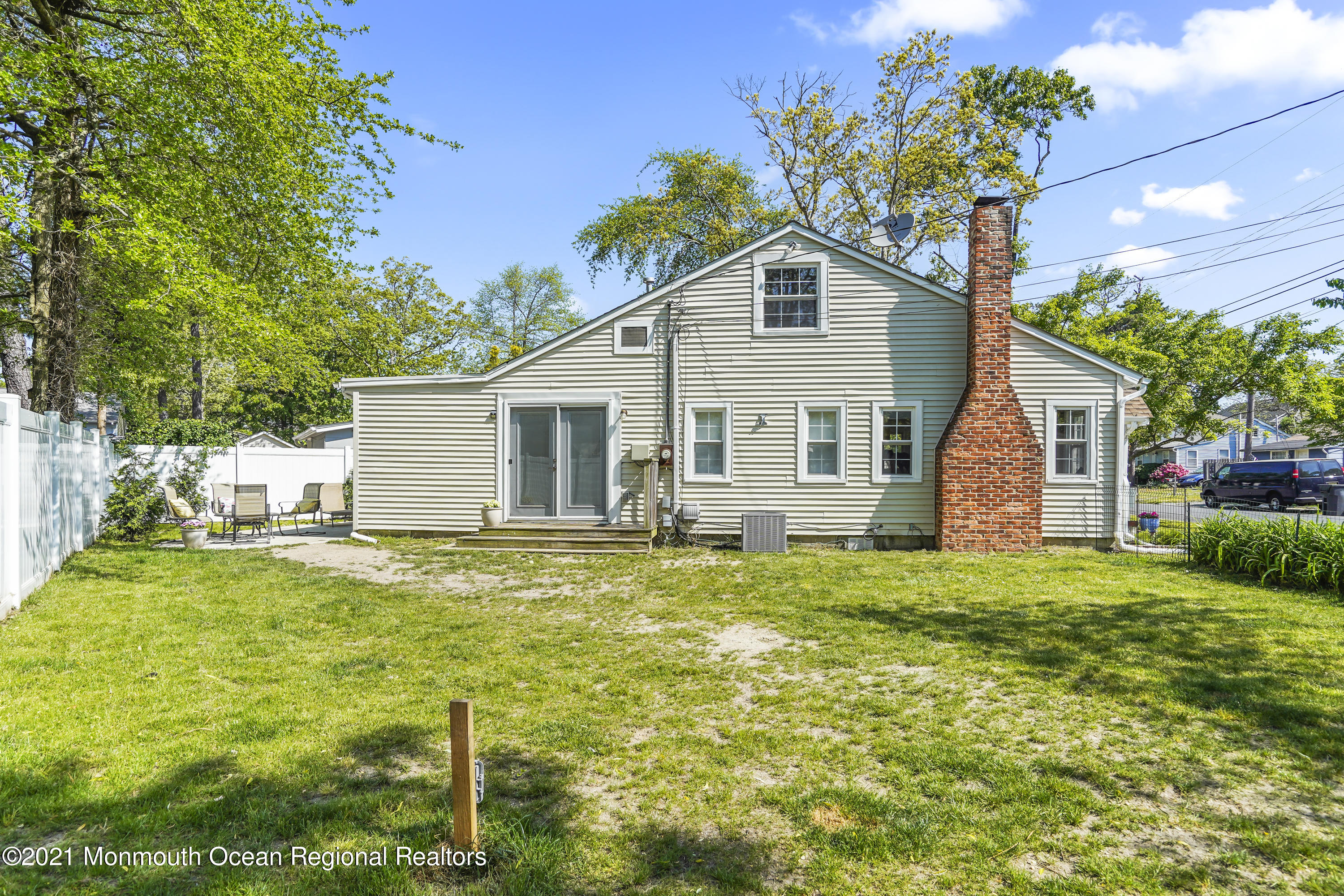 84 Breton Road Brick, NJ 08723 - Photo 17 of 19 a house view with a garden space