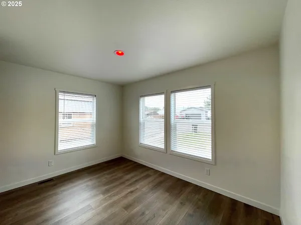 $299,000 | 609 Mildred Street, Enterprise, OR 97828