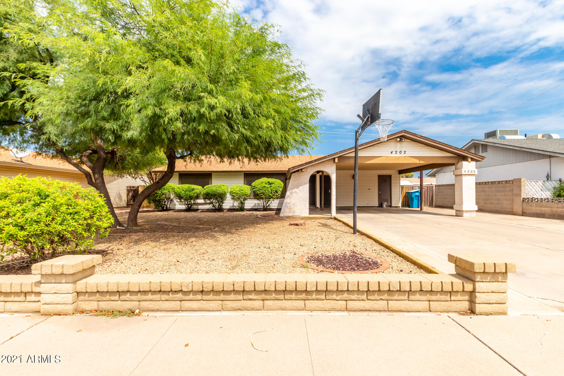 4202 West Griswold Road Phoenix, AZ 85051 - Photo 2 of 26 02 Griswold 4202