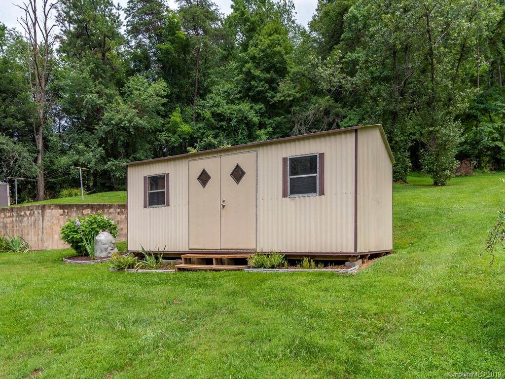 6443 Cruso Road Canton, NC 28716 - Photo 3 of 20