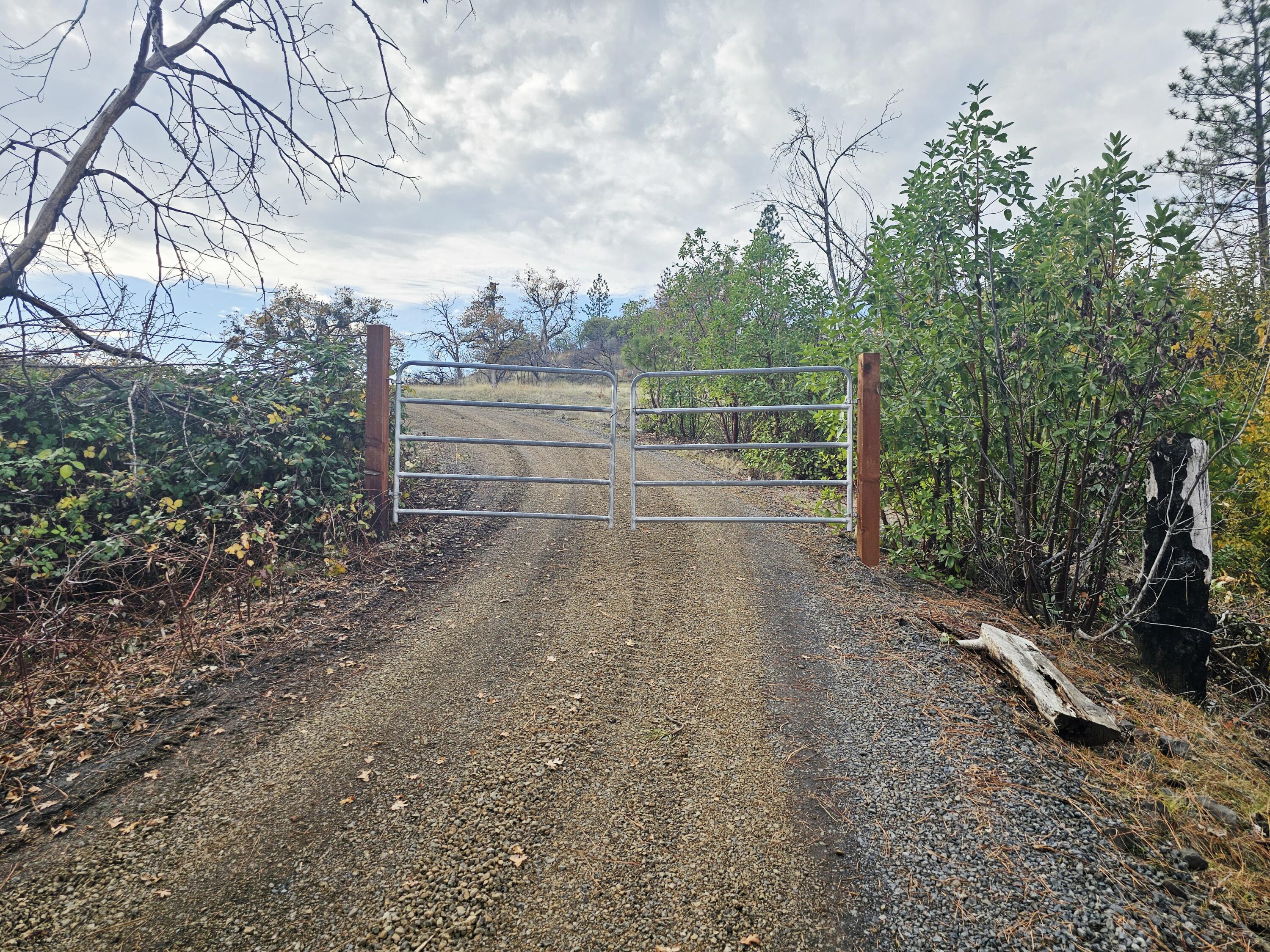 2162 Butte Falls Highway Eagle Point, OR 97524 - Photo 11 of 63 11 Gate to Property