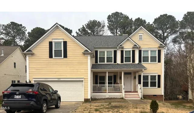 $685,000 | 105 Holmhurst Court, Cary, NC 27519