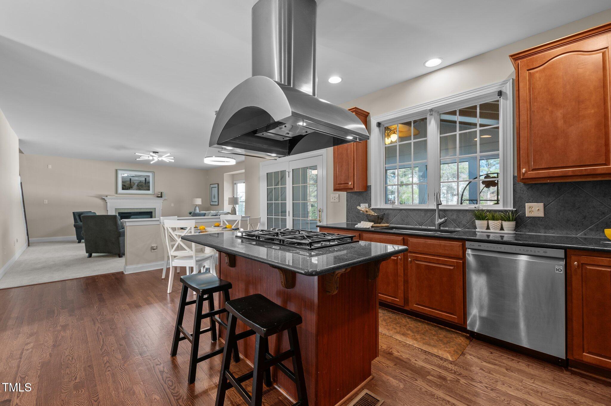 11209 Ridgegate Drive Raleigh, NC 27617 - Photo 14 of 74 34-web-or-mls-DSC_6025