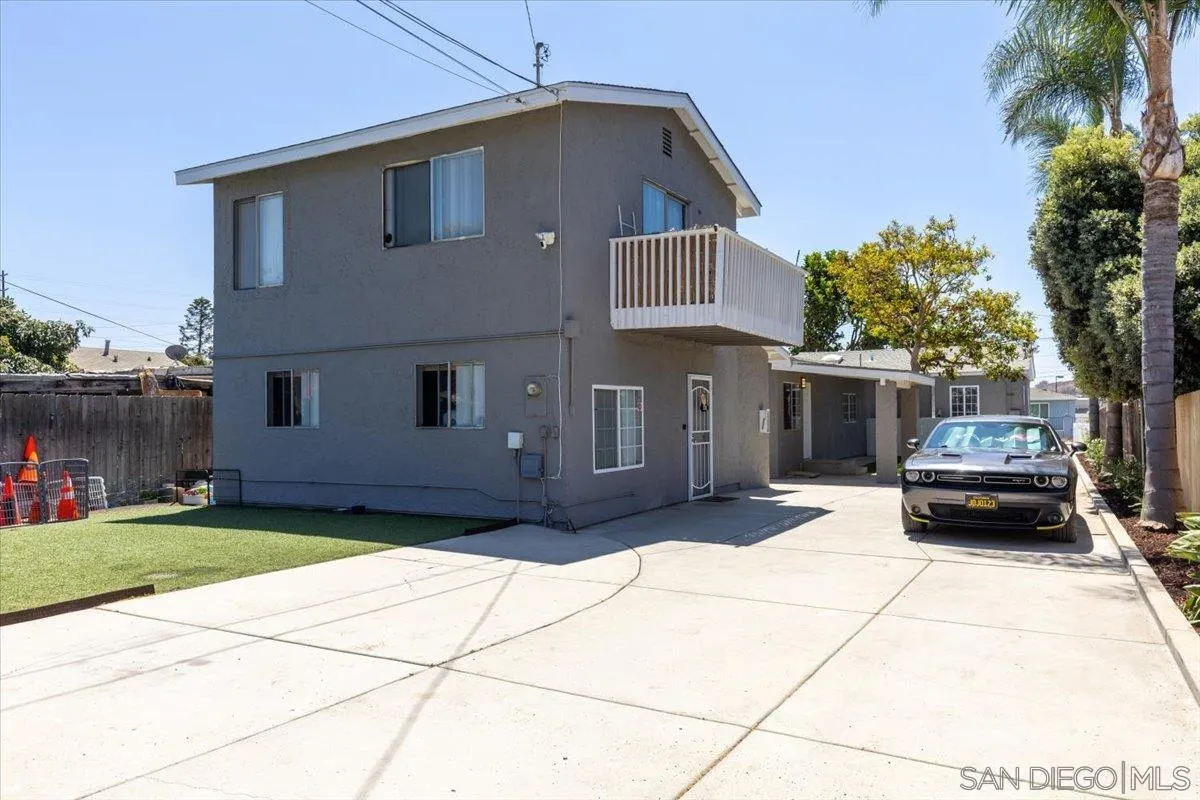230 Zenith Street Chula Vista, CA 91911 - Photo 6 of 21 a house view with a outdoor space