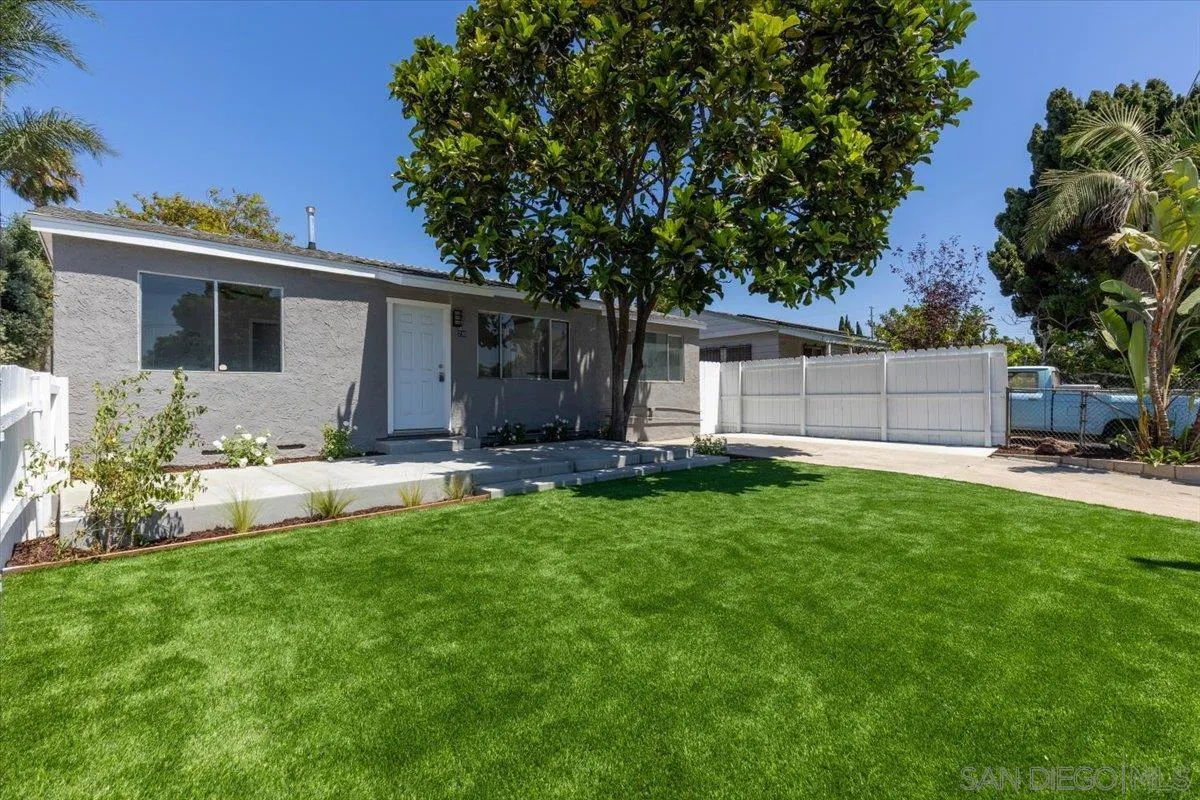 230 Zenith Street Chula Vista, CA 91911 - Photo 8 of 21 a view of a backyard with a sitting area