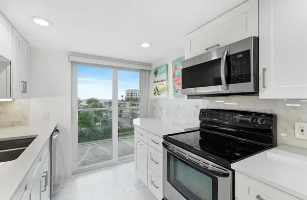 $4,500 | 2560 South Ocean Boulevard, Unit 518, Palm Beach, FL 33480