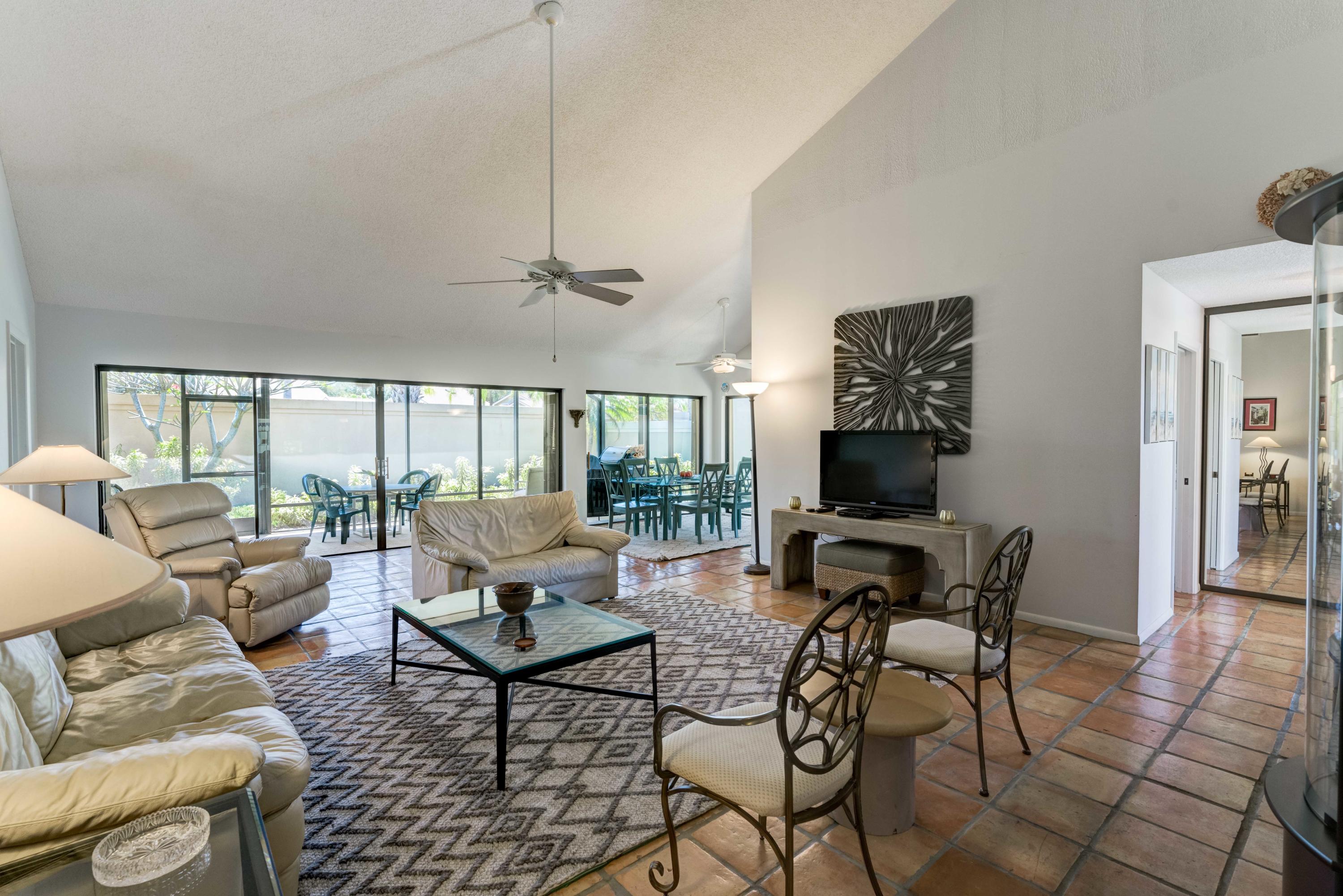 149 Beach Summit Court Jupiter, FL 33477 - Photo 13 of 46 Living Room