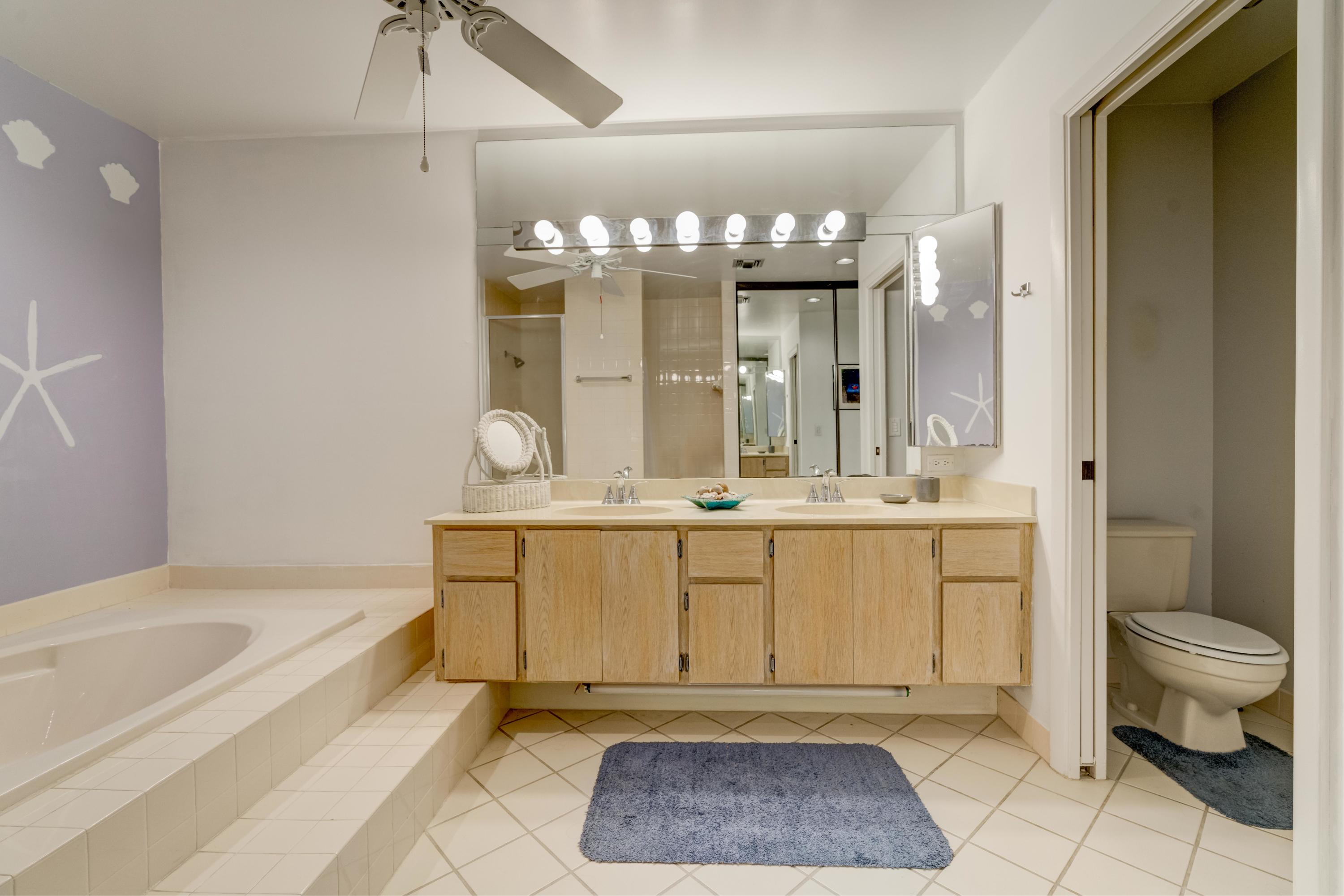149 Beach Summit Court Jupiter, FL 33477 - Photo 20 of 46 Master Bath