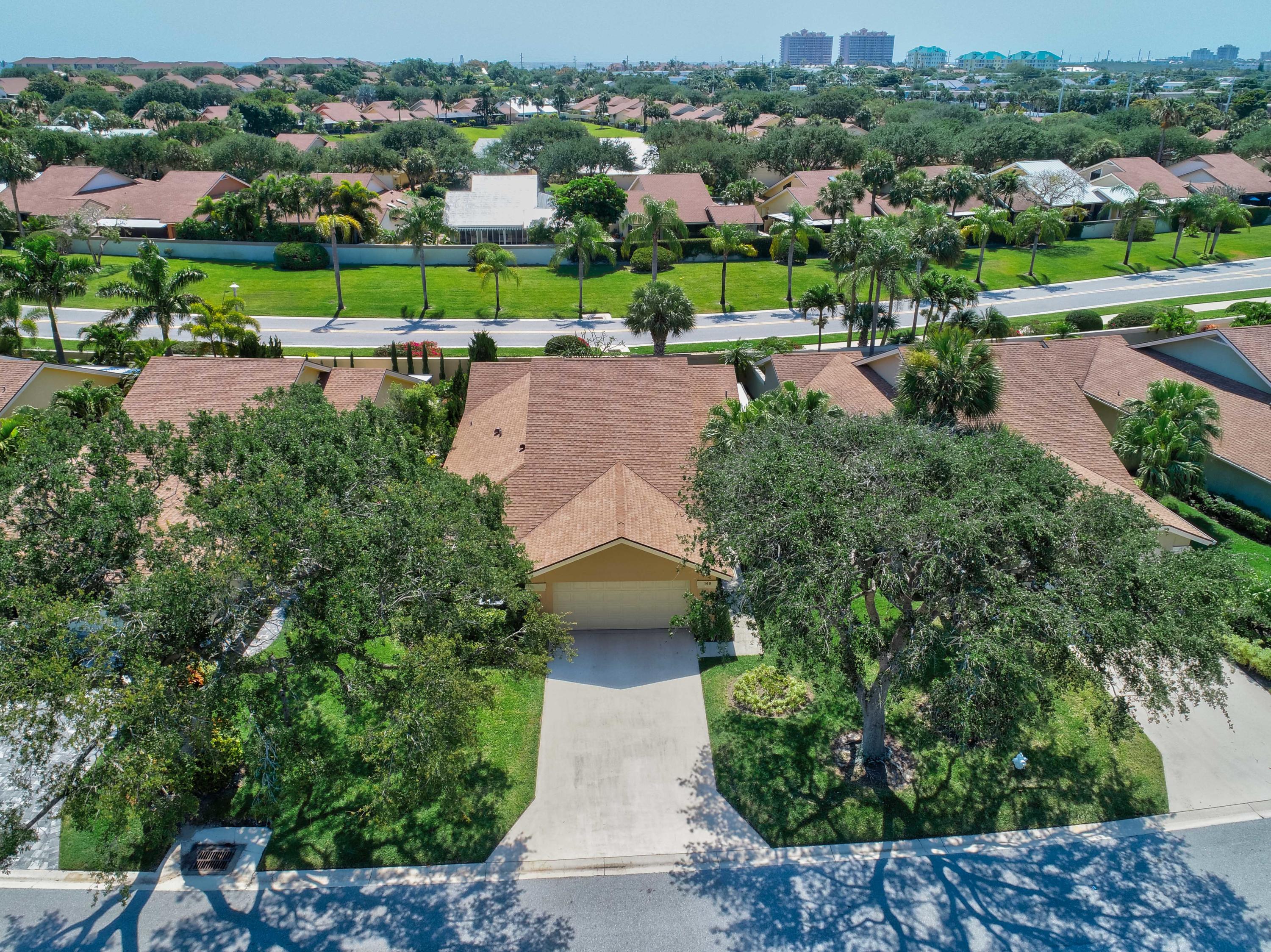 149 Beach Summit Court Jupiter, FL 33477 - Photo 4 of 46 Front