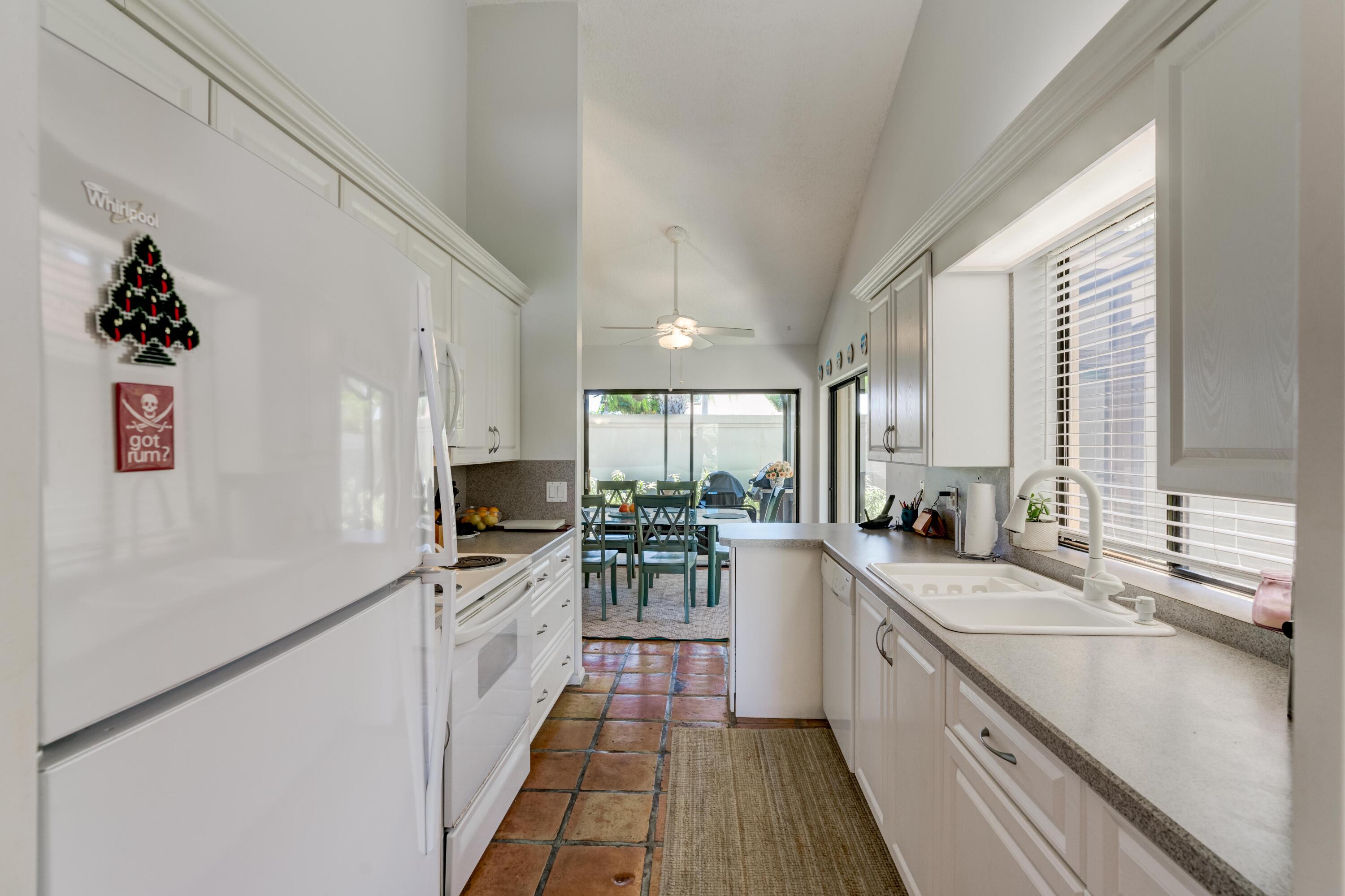 149 Beach Summit Court Jupiter, FL 33477 - Photo 7 of 46 kitchen