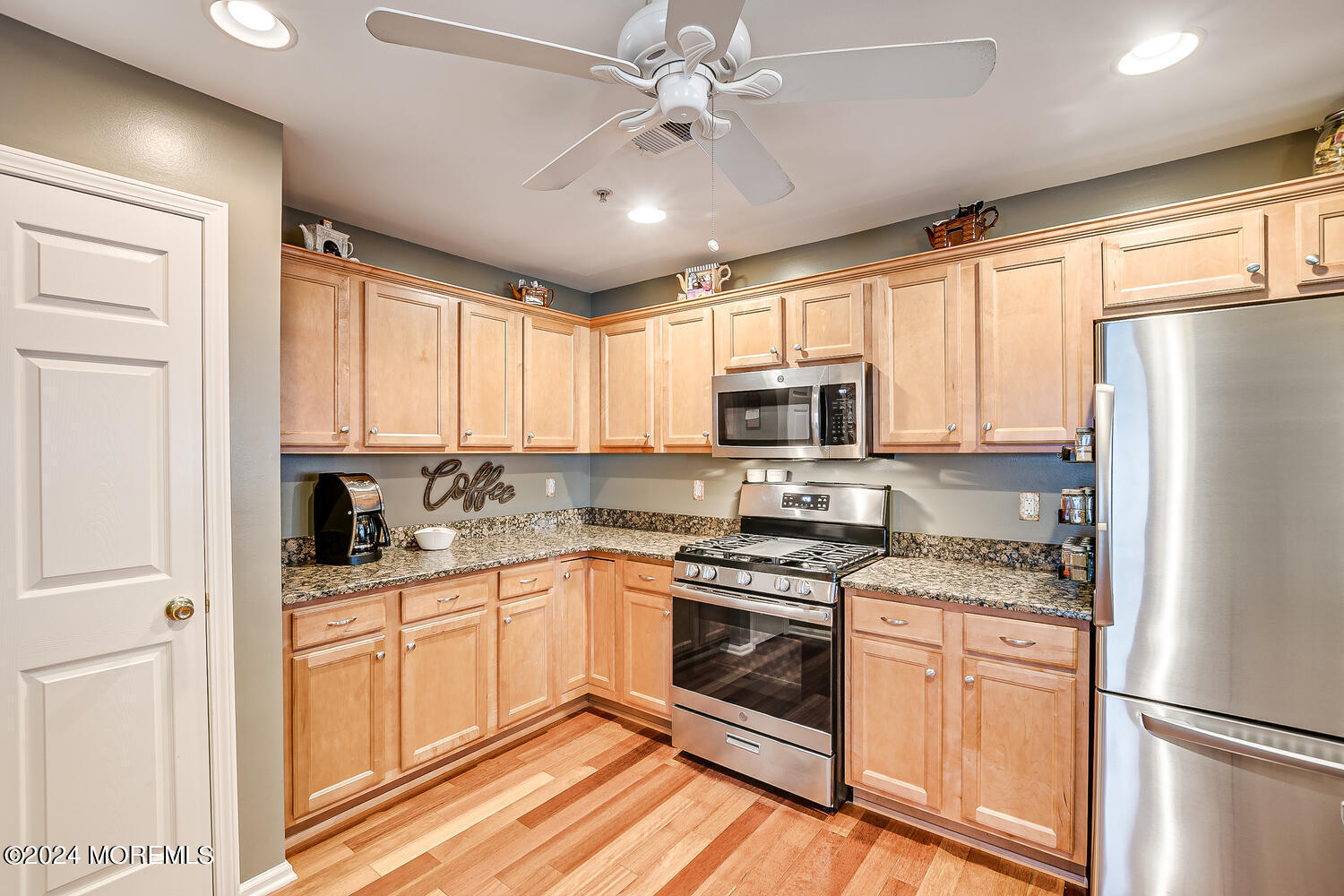 17 Raritan Reach Road, Unit 9 South Amboy, NJ 08879 - Photo 24 of 51 17 Raritan Reach Rd South-large-024-040-
