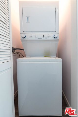 $415,000 | 142 North Edgemont Street, Unit 1, Los Angeles, CA 90004