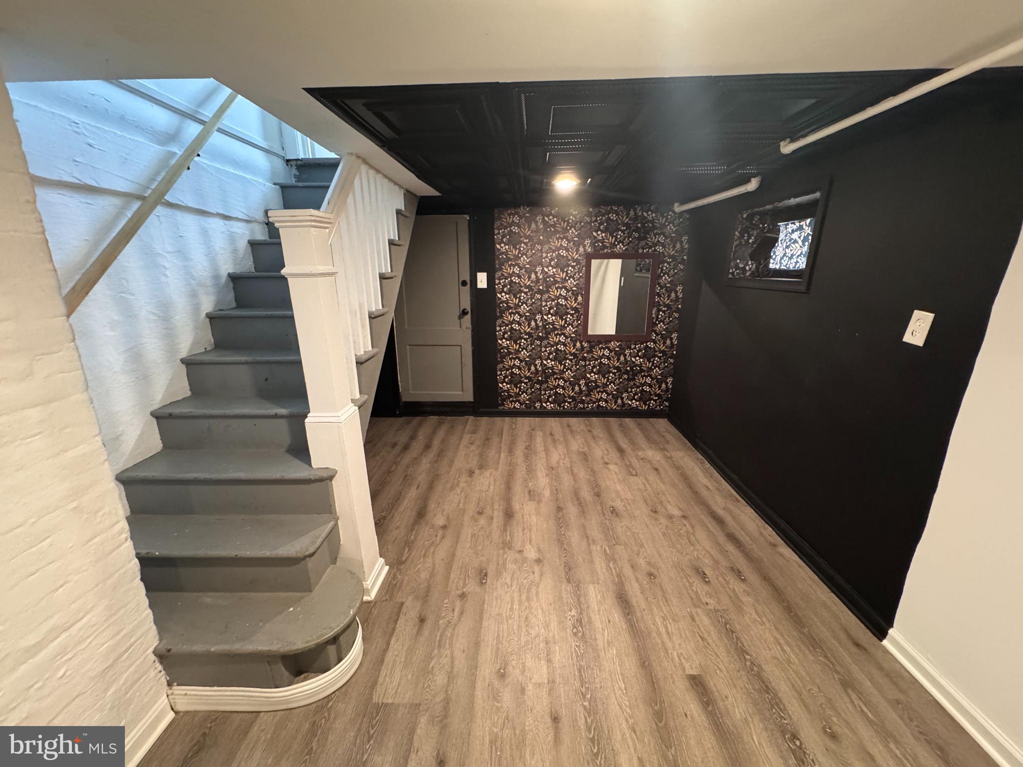 222 Townsend Avenue Baltimore, MD 21225 - Photo 17 of 24 a view of entryway