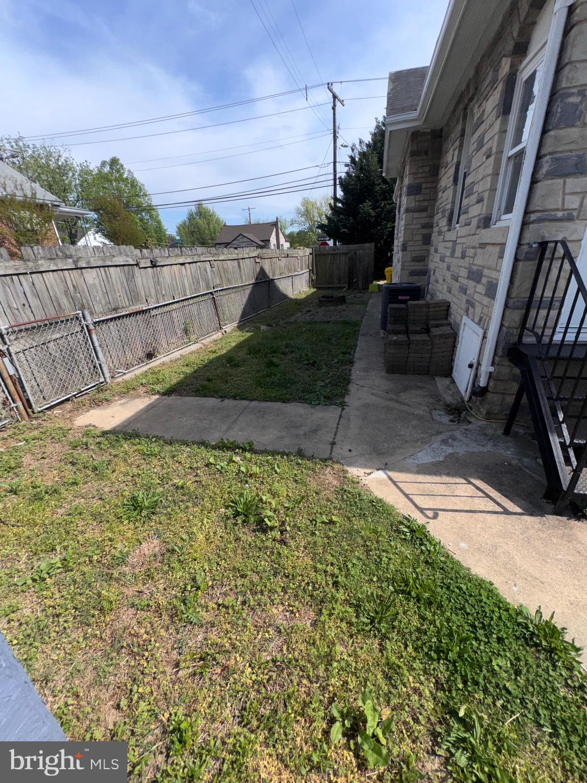 222 Townsend Avenue Baltimore, MD 21225 - Photo 21 of 24 a view of a backyard