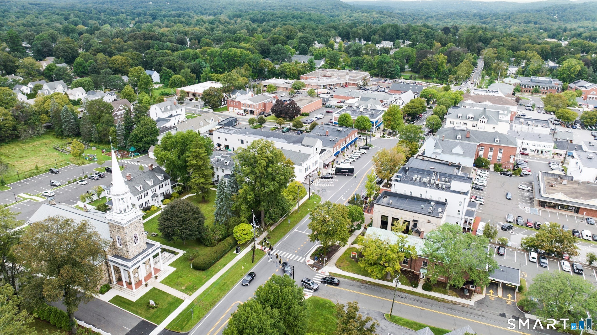 36 Catoonah Street, Unit 18 Ridgefield, CT 06877 - Photo 35 of 40 an aerial view of multiple house