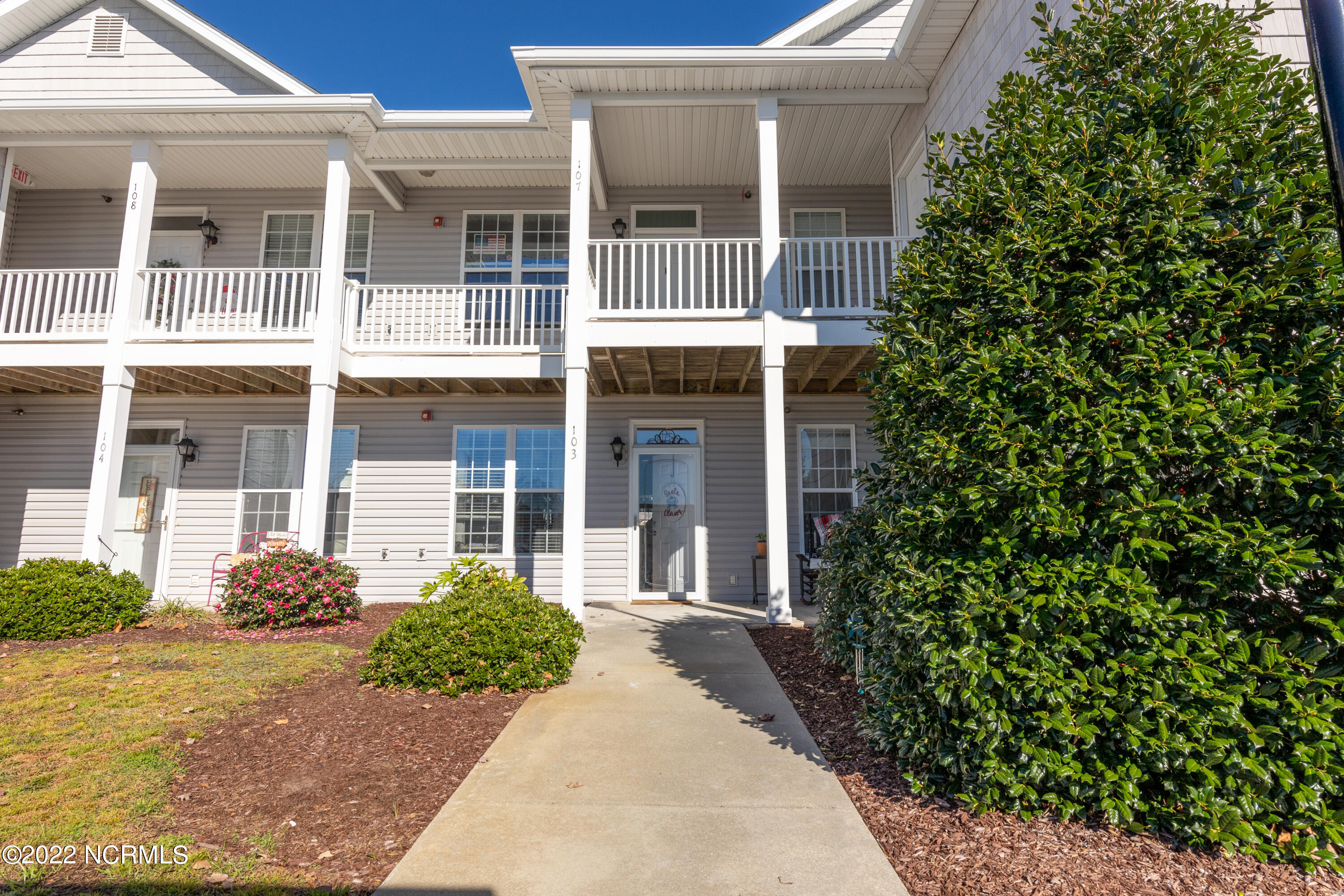 175 Old Murdoch Road, Unit 103 Morehead City, NC 28570 - Photo 1 of 22 Front of condo