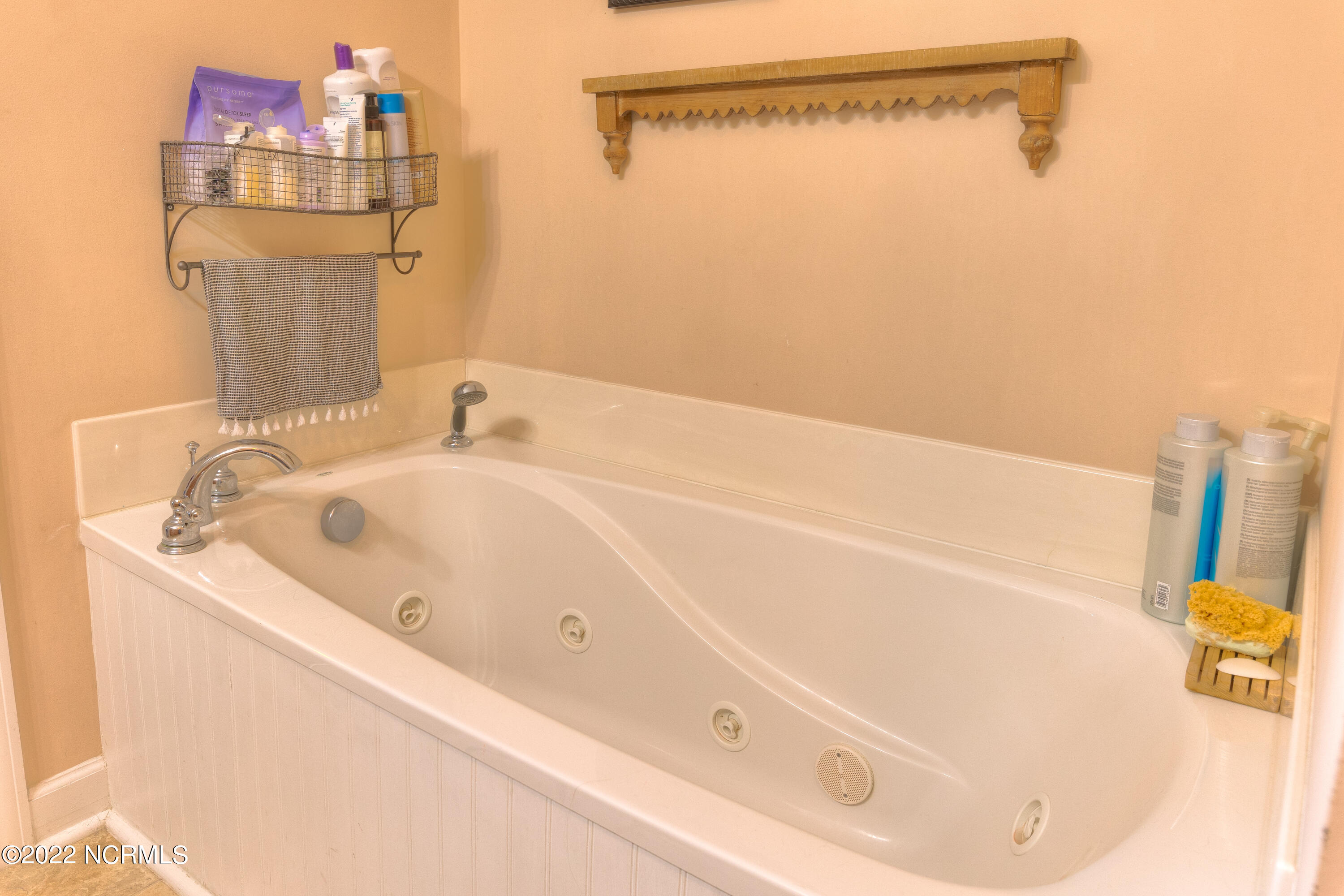 175 Old Murdoch Road, Unit 103 Morehead City, NC 28570 - Photo 14 of 22 Principal tub